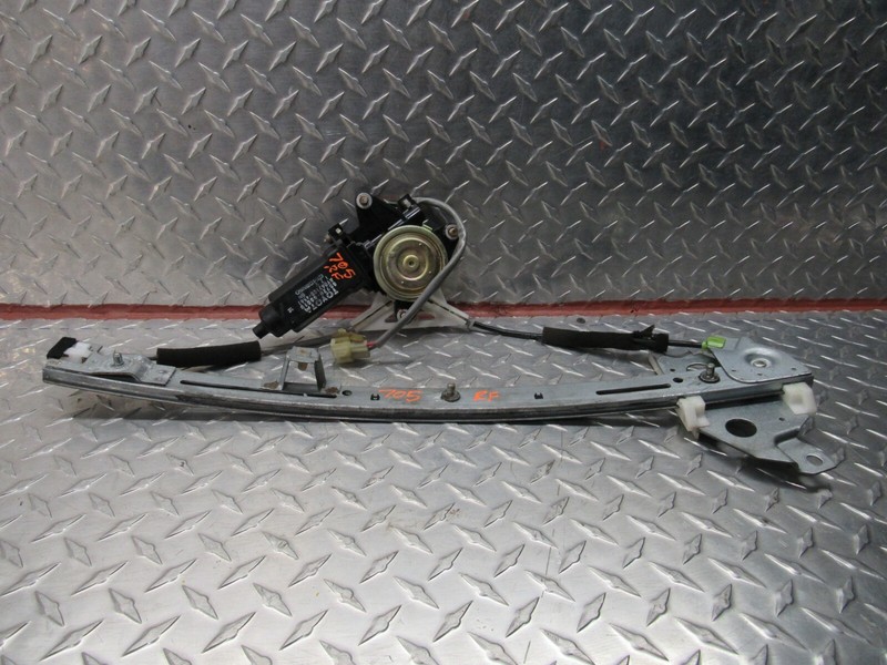 92-94 TOYOTA CAMRY SV&SDN RIGHT DRIVER FRONT WINDOW REGULATOR MOTOR85720-06010