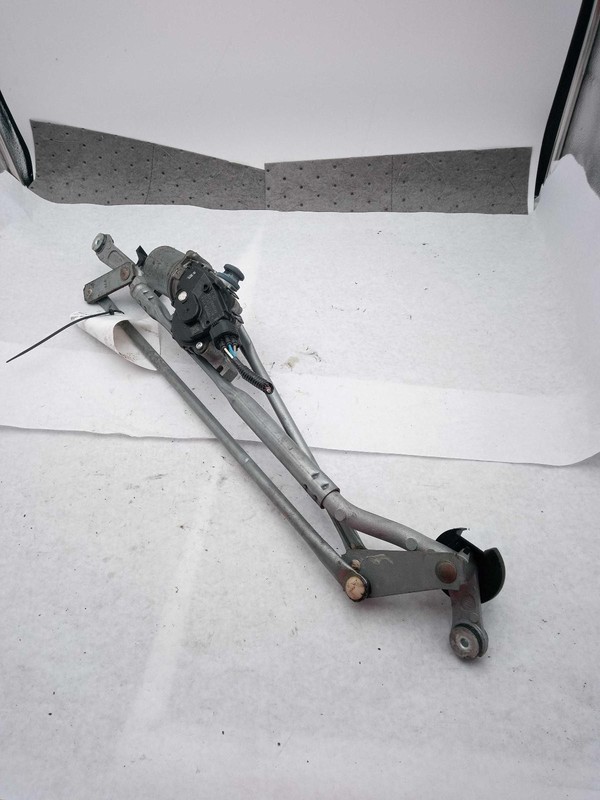 2015 Toyota Camry Wiper Motor OEM 8511006120 - 125K Miles - Red