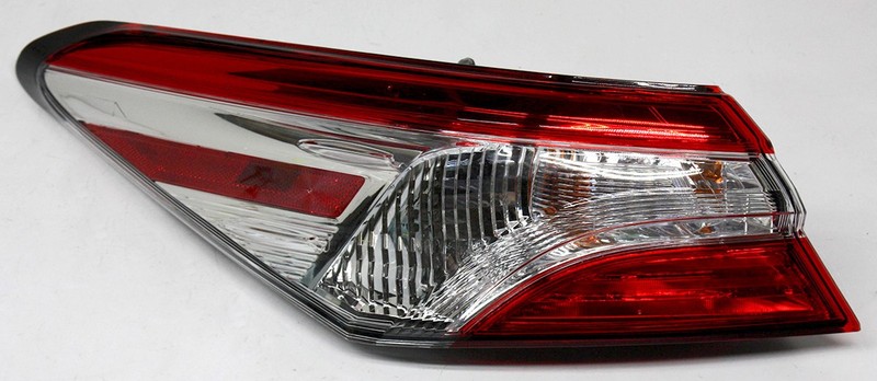 OEM Left Driver Side LED Tail Lamp For Toyota Camry 81560-06720 Lens Chip