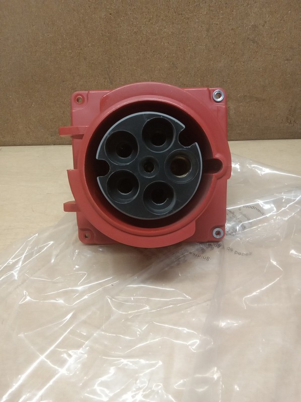 Hubbell 5125R6W Pin & Sleeve Devices
