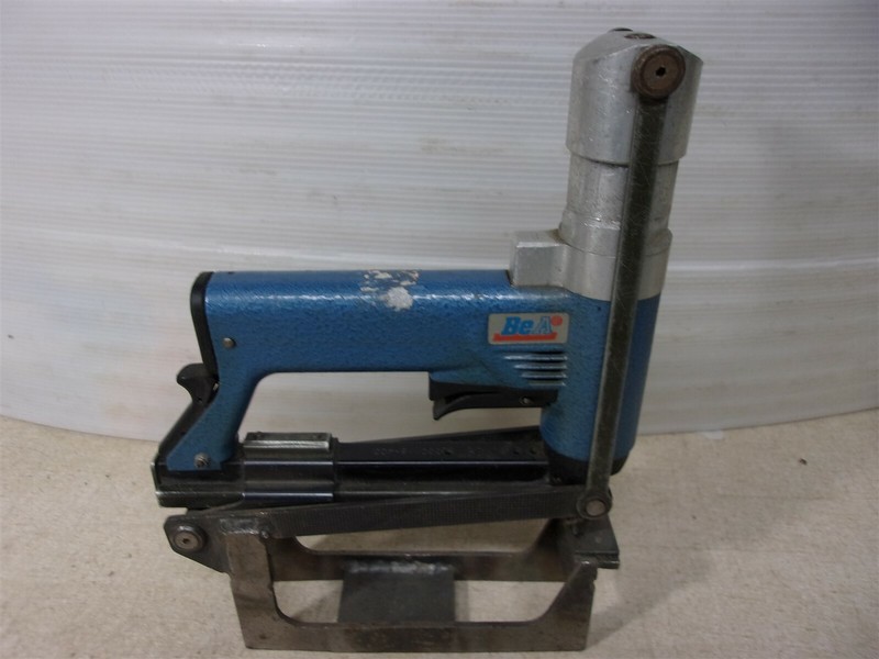 Bea Pneumatic Staple Gun 380116-400 #4 *FREE SHIPPING*