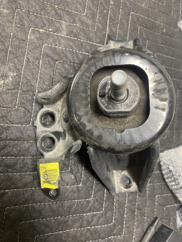 2016 Kia Optima LX Right Motor Mount OEM