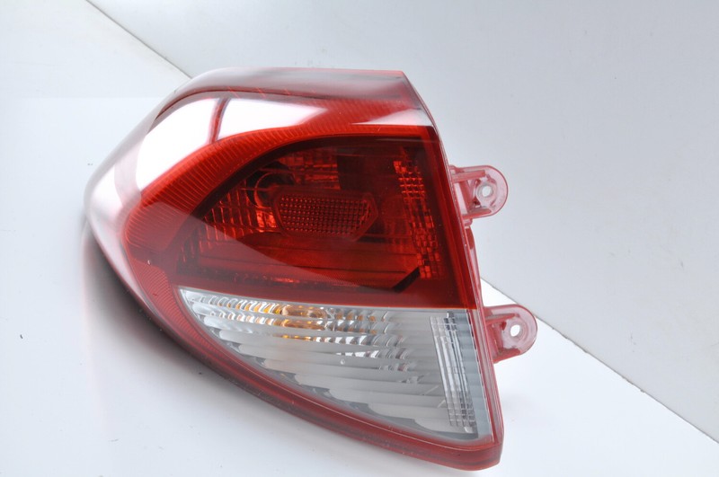 HYUNDAI TUCSON Left LH Tail Light Tail Lamp OEM 2016 - 2018 *