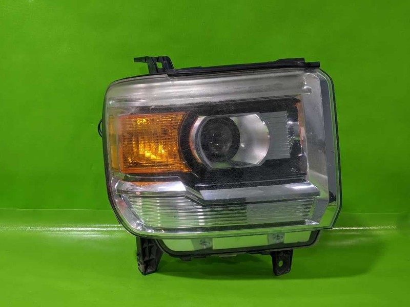 14 15 GMC SIERRA PASSENGER RIGHT HEADLIGHT LAMP OEM 3189-193
