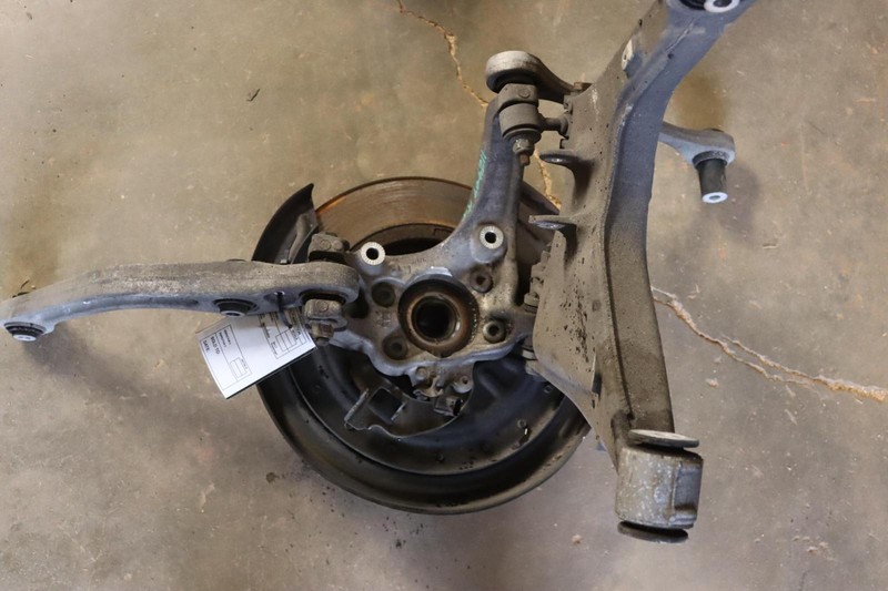 2003-2011 BENTLEY CONTINENTAL GT REAR RIGHT SPINDLE KNUCKLE HUB CONTROL ARMS OEM