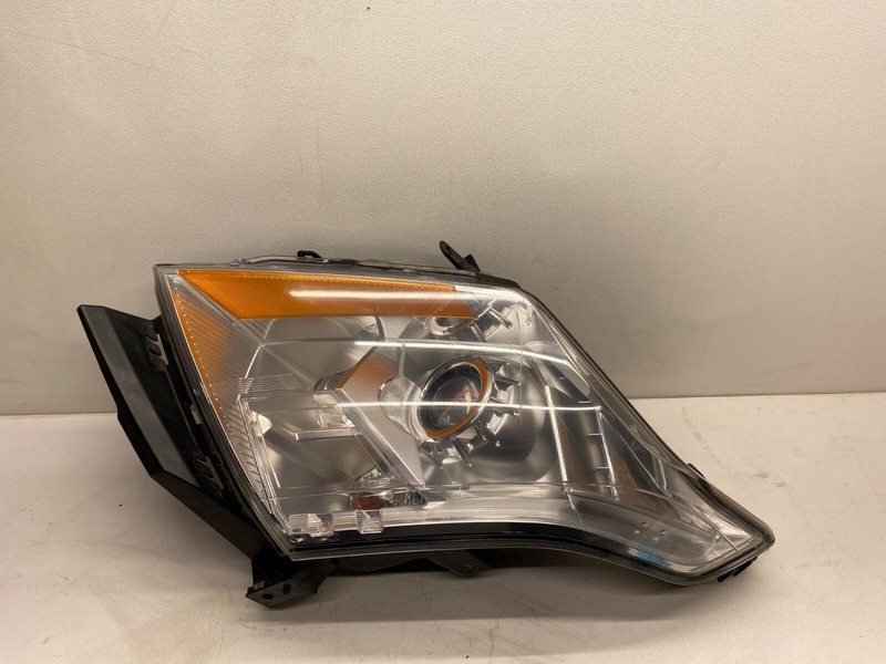 2010-2012 CADILLAC SRX LEFT FRONT HEADLIGHTS LAMP ASSEMBLY HALOGEN OEM