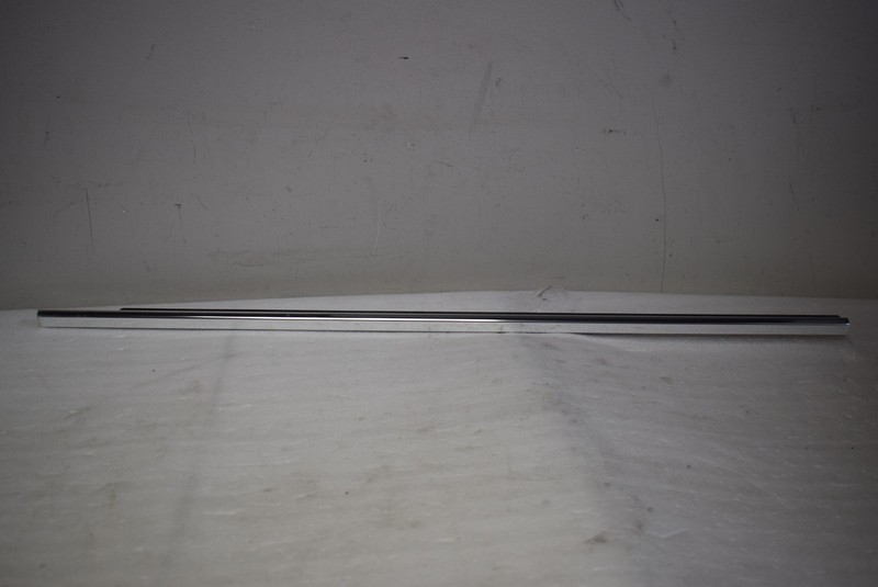 2004-2010 BMW 5 SERIES RIGHT SIDE FRONT DOOR MOULDING FACTORY OEM