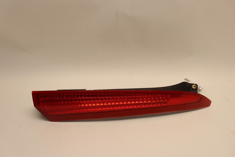 2007-2014 VOLVO XC90 REAR RIGHT PASSENGER SIDE UPPER TAIL LIGHT LAMP OEM
