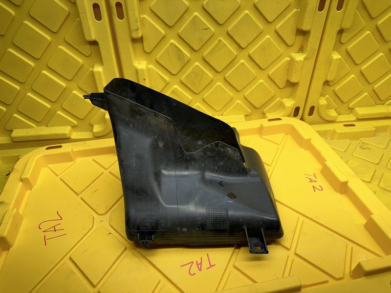 2012-2018 BMW 640i 650I F06 RIGHT PASS FRONT RADIATOR COOLANT AIR DUCT OEM