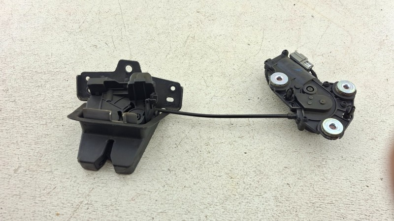 2016-2025 VOLVO XC90 REAR TRUNK LIFTGATE LOCK LATCH ACTUATOR OEM