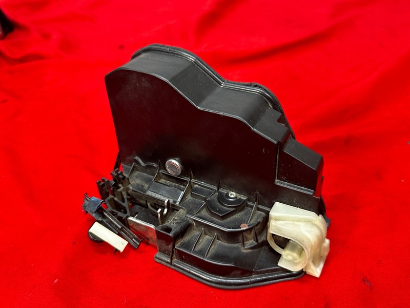 BMW E88 E90 E60 E70 F30 Front Left Driver Door Actuator Latch Lock Mechanism OEM