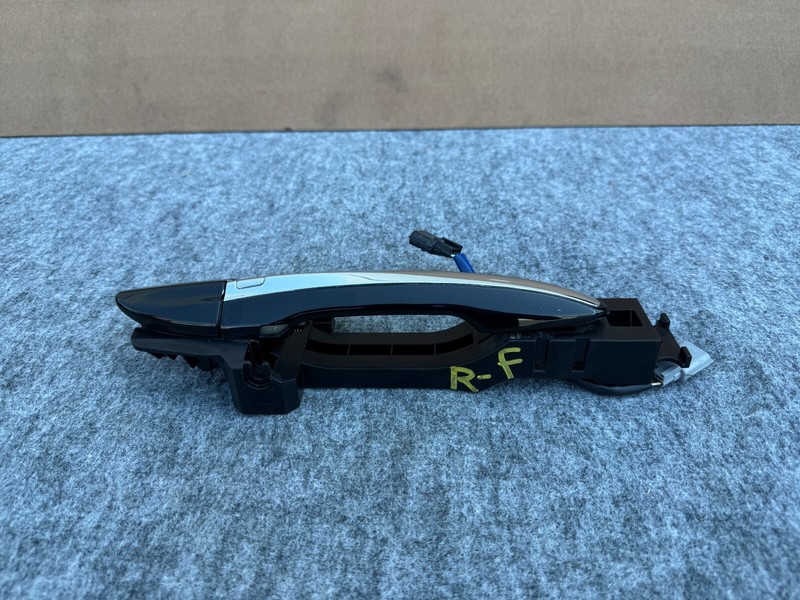 INFINITI Q60 2017-2022 OEM RIGHT PASSENGER DOOR HANDLE ASSEMBLY (KEYLESS/ BLACK)