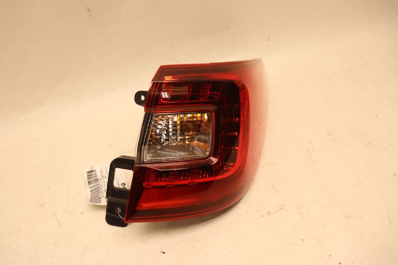 2015-2019 SUBARU LEGACY WAGON REAR RIGHT PASSENGER QUARTER PANEL TAIL LIGHT OEM