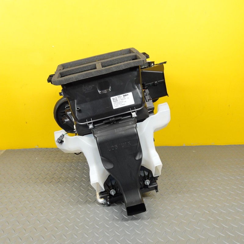 2023-2026 BMW X2 X1 U10 U11 HVAC AC CLIMATE HEATER CORE FAN BLOWER HOUSING BOX