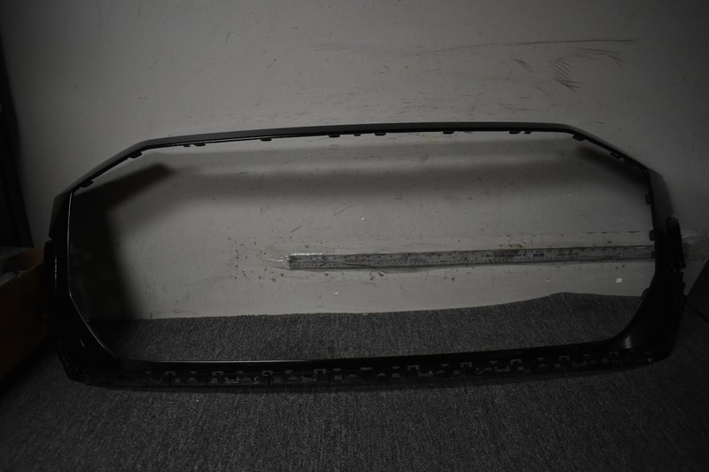 2018-2020 Audi Q8 FRONT Trim 4M8807725 Oem