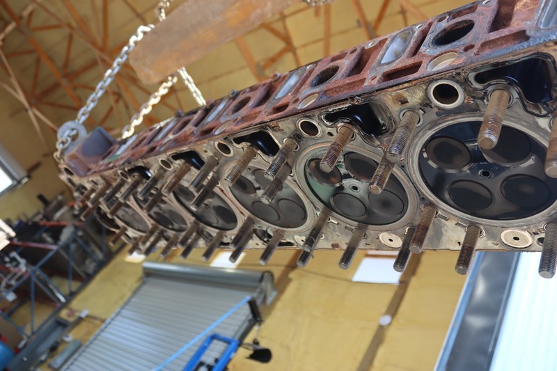 13-17 FREIGHTLINER CASCADIA EVOLUTION 125 DIESEL DETROIT DD15 CYLINDER HEAD OEM