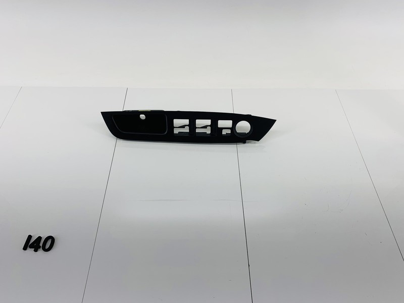 13-14 KIA SORENTO FRONT LEFT DRIVER SIDE DOOR WINDOW SWITCH BEZEL TRIM OEM