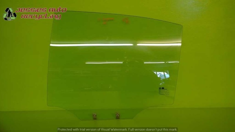 01 DAEWOO LEGANZA SDN DRIVER LEFT REAR WINDOW DOOR GLASS OEM 1834-33