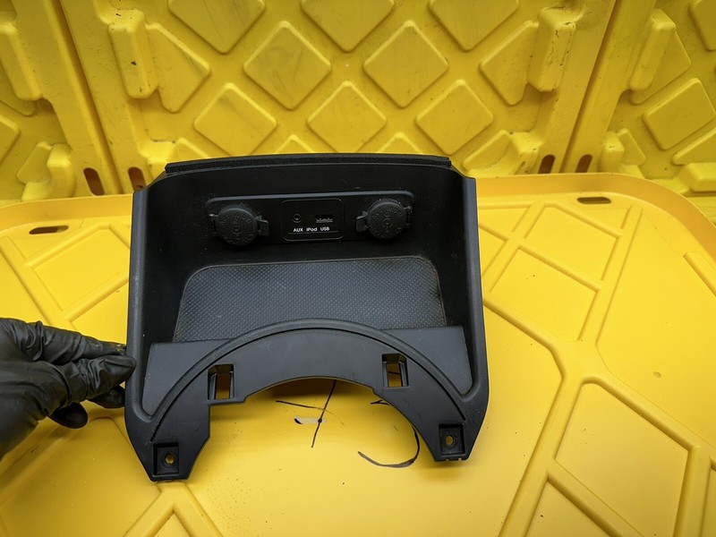 2011- 2013 Kia Sportage Dash Tray 12V W/ Heated Seat Switch 84631-3W020 OEM
