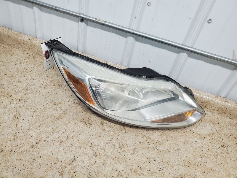 Passenger Headlight Halogen Aluminum Trim S Model Fits 12-14 FOCUS 303847