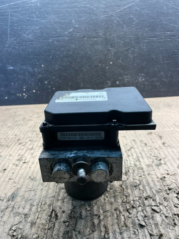 2007 to 2008 Chevrolet Tahoe ABS Pump 19244882 OEM Module v6433DG