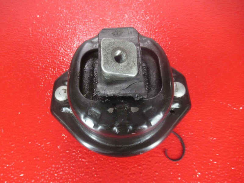 BMW E65 E66 2006-2008 7-Series Engine Motor Rubber Mount 22116769186 OEM