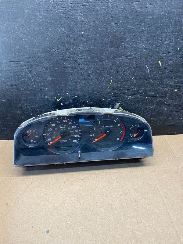 1999 2000 Nissan Xterra Frontier Speedometer Cluster Gauge OEM R6332 DG