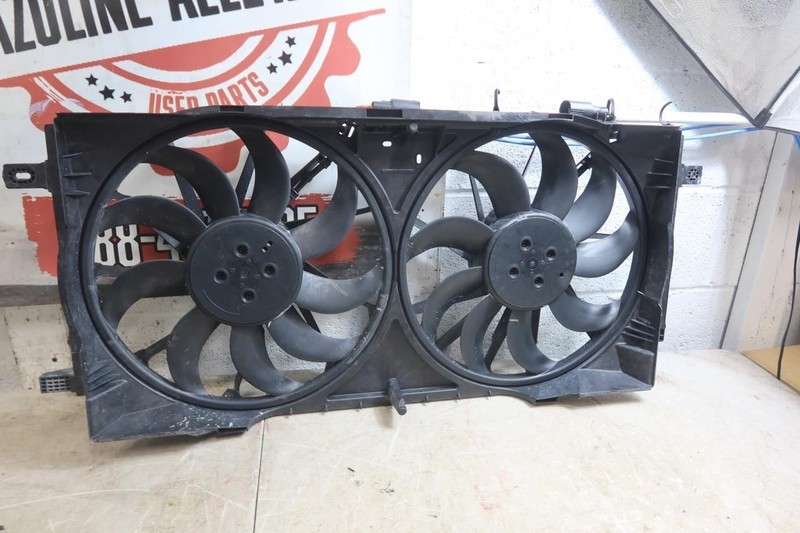 2021-2024 Ford Bronco 2.3L OEM Radiator Cooling Fan w/ Shroud MB3Z 8C607 B