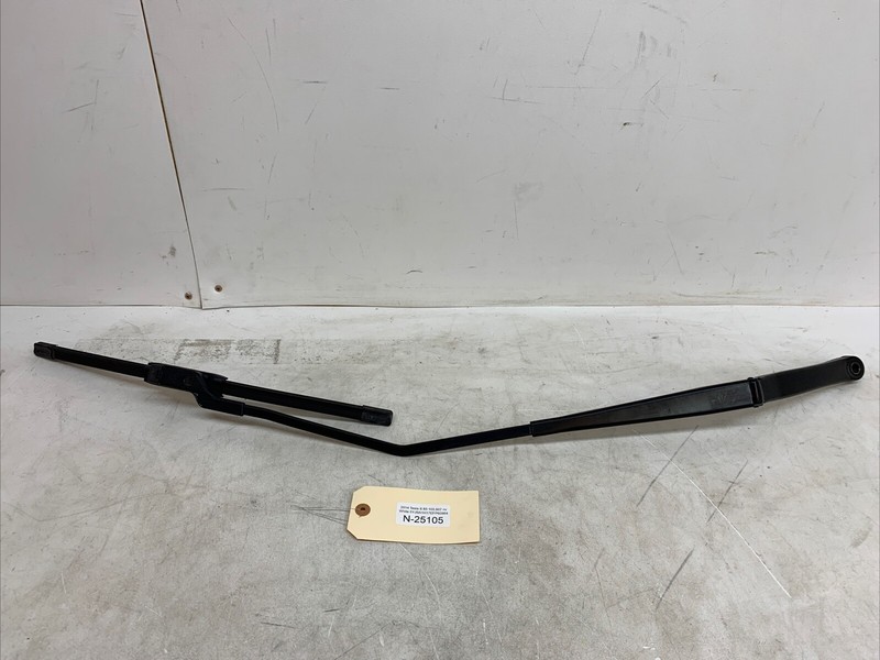 12-16 Tesla Model S WINDSHIELD WIPER ARM RIGHT PASSENGER 6005950-00-B 25105 U18