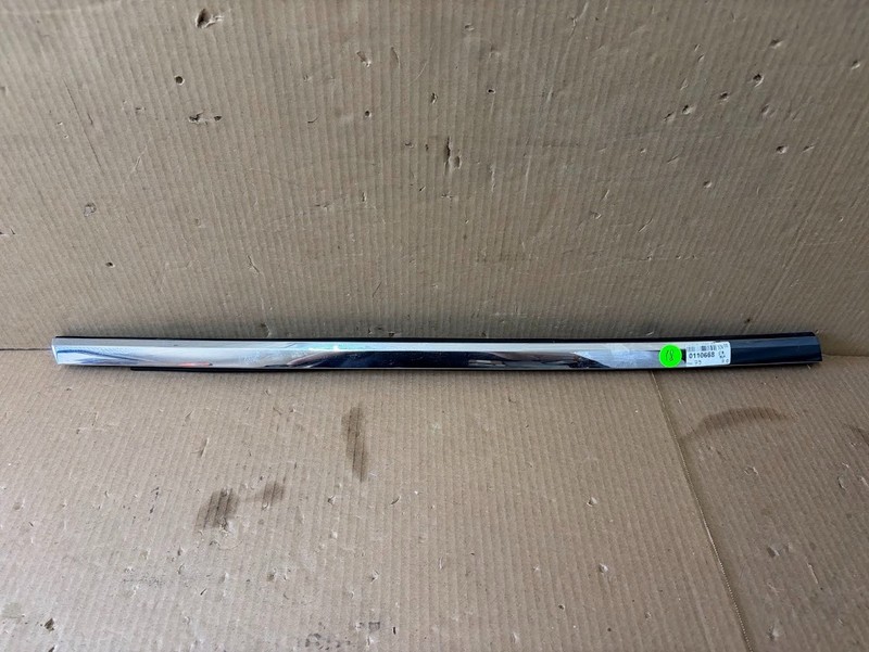✅ 16-20 OEM Tesla Model X Front Right Door Window Belt Molding Trim 1032166