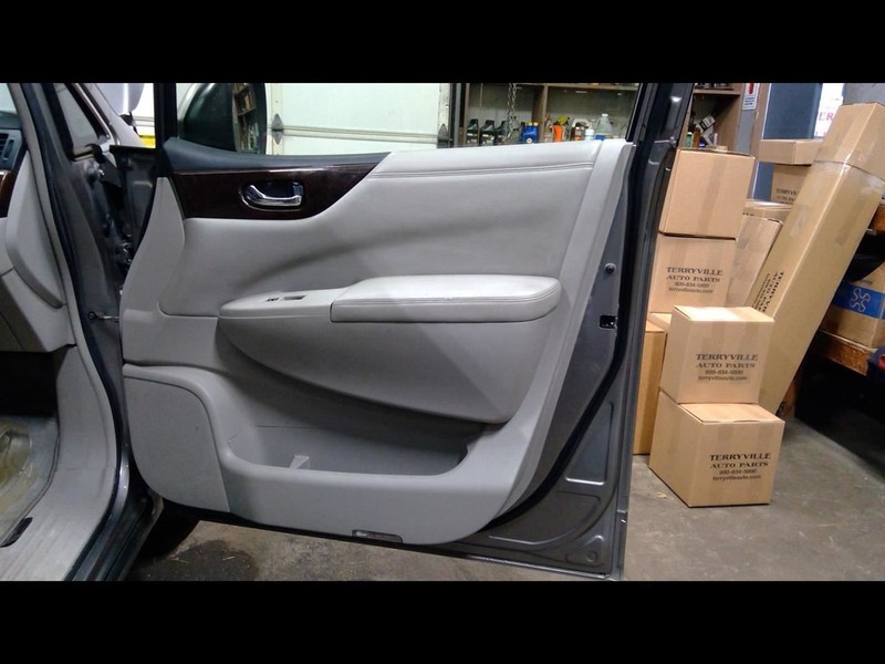 2013 QUEST Passenger Right Front Door Trim Panel 1539884