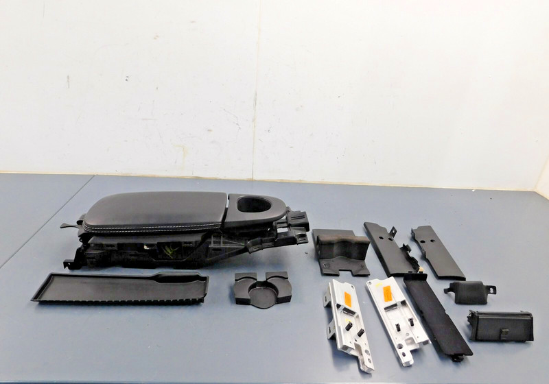 2014 12 -18 Aston Martin V12 Front Armrest / Assorted Brackets #1697 L5
