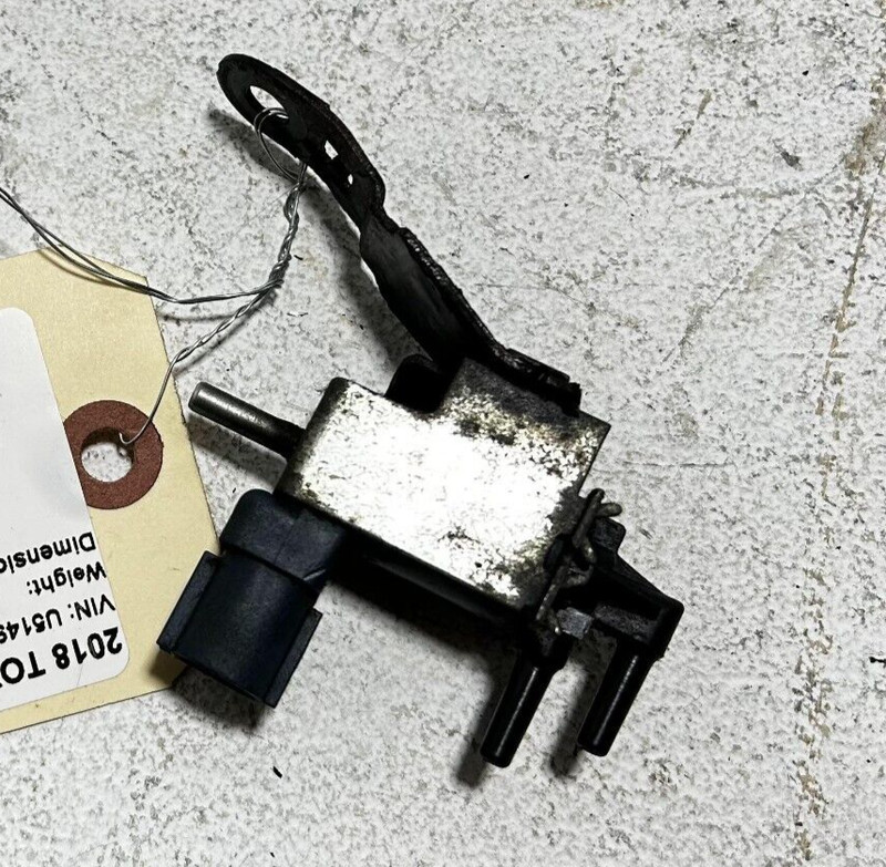 2018-19-20-21-22-23-2024 TOYOTA CAMRY XLE ENGINE MOTOR VACUUM VALVE SWITCH OEM