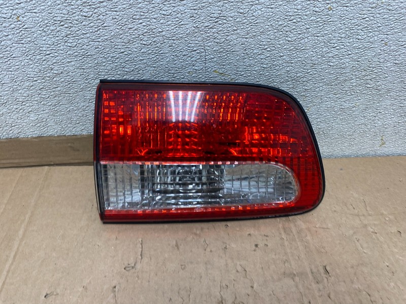 2001 2002 2003 Toyota Sienna Left Driver Lh Side Inner Tail Light OEM U8188 DW