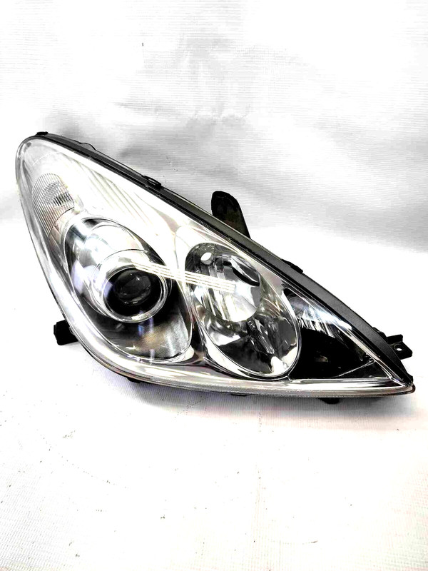 2004 Lexus ES330 RH Passenger Side Headlamp Assembly NO HID 8114533461