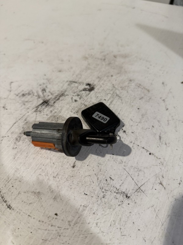 2011 FORD RANGER Ignition cylinder WITH ONE Key OEM