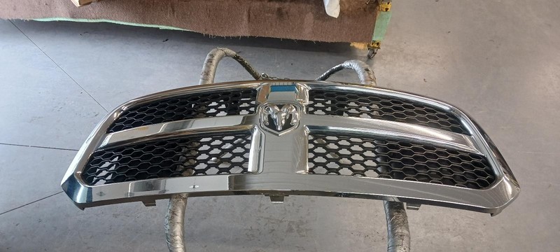 13-'24 DODGE 1500 Classic Style Grille chrome OEM Grade B