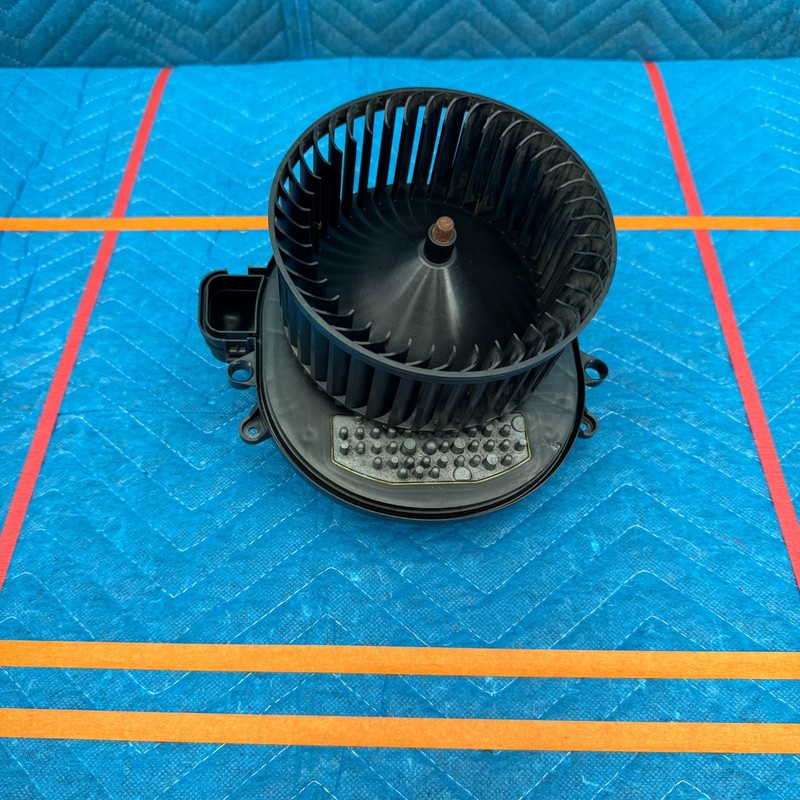 2012–2016 BMW 328i F30 AC Heater Blower Motor OEM 927025401