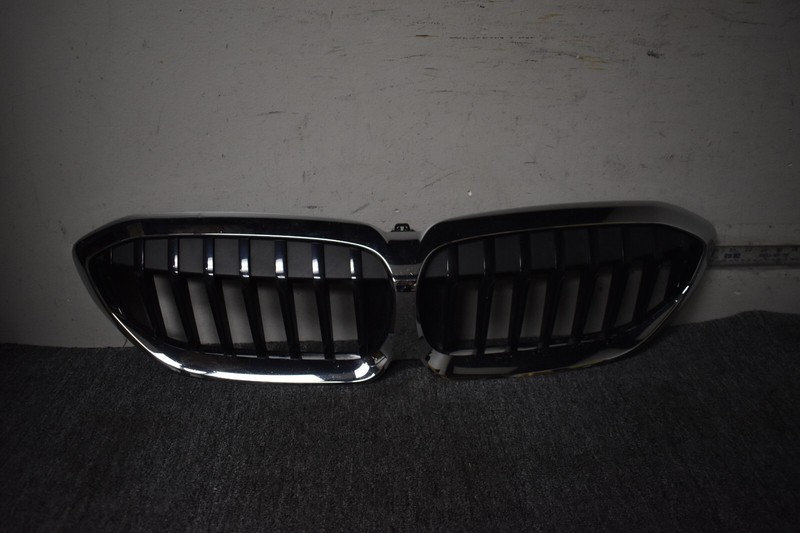 2019-2021 BMW 330I FRONT UPPER CHROME GRILLE FACTORY OEM