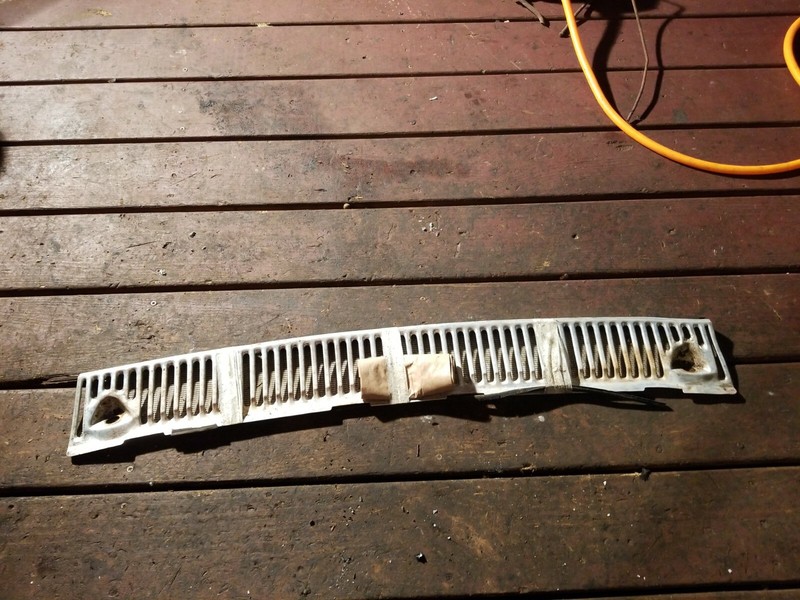 69 MERCEDES 250 W114 WINDSHIELD WIPER COWL
