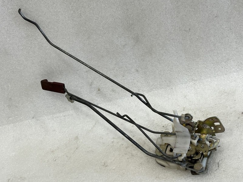 1984 1985 HONDA ACCORD SEDAN RIGHT PASSENGER SIDE FRONT DOOR LATCH LOCK ACTUATOR