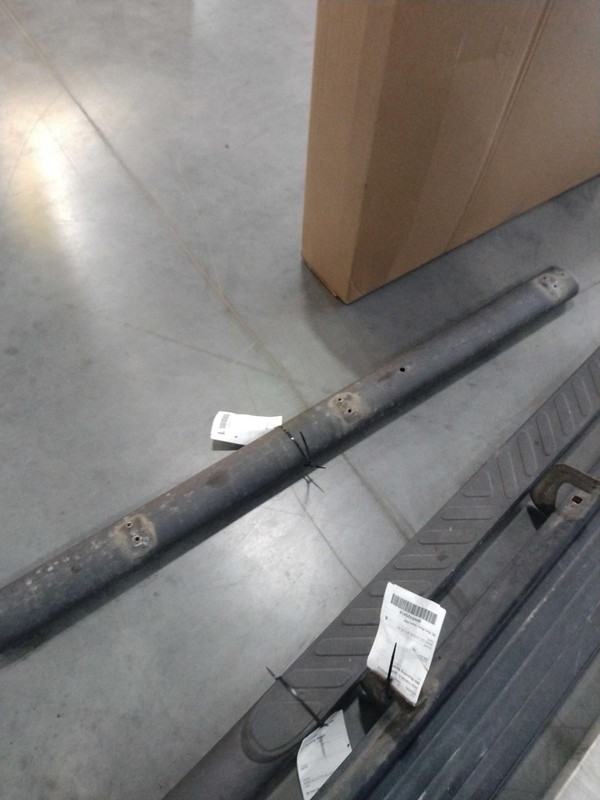 2008 GMC Yukon Running Board White Left Side Used Good Condition 944576