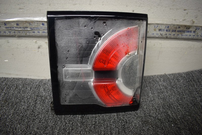 2015-2017 LAND ROVER DISCOVERY INNER TAIL LIGHT LEFT SIDE FACTORY OEM