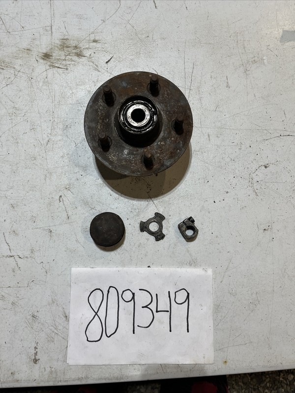 1955 Mercedes Benz 1803300725 W105,W120,W121,W128,W180 Ponton Front Wheel Hub #2