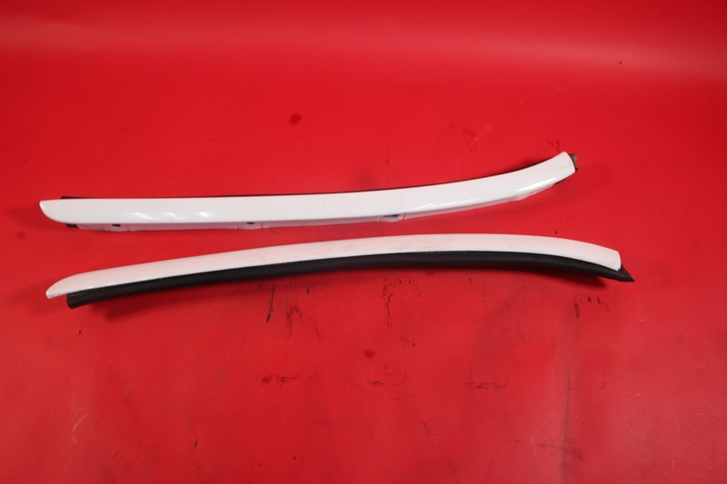 94-02 Firebird Camaro Convertible Quarter Reveal Molding 10243371 10243370 *used