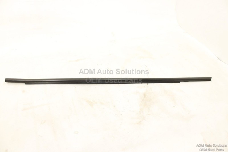 2021 - 2023 HYUNDAI ELANTRA REAR RIGHT PASSENGER DOOR WINDOW BELT MOLDING OEM