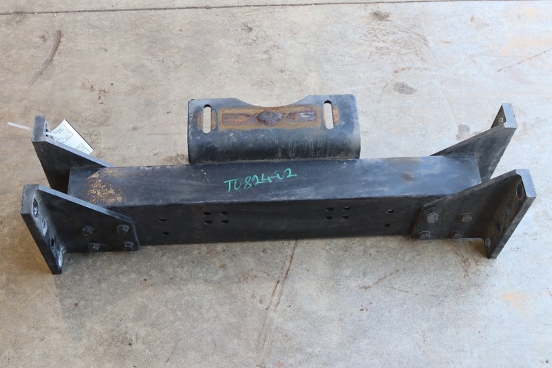 2013 VOLVO VNL D13 CROSSMEMBER SUBFRAME SUPPORT MOUNT OEM