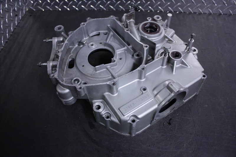 2007 HYOSUNG GT 650 MOTOR ENGINE CRANK CASING BLOCK HALF #2 OEM GT650 07
