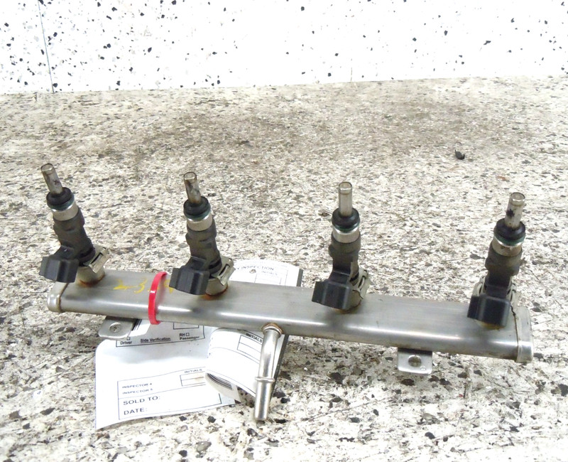 2014 14 Fiat 500L Fuel Injection Rail W/ Injectors OEM 04627177AB