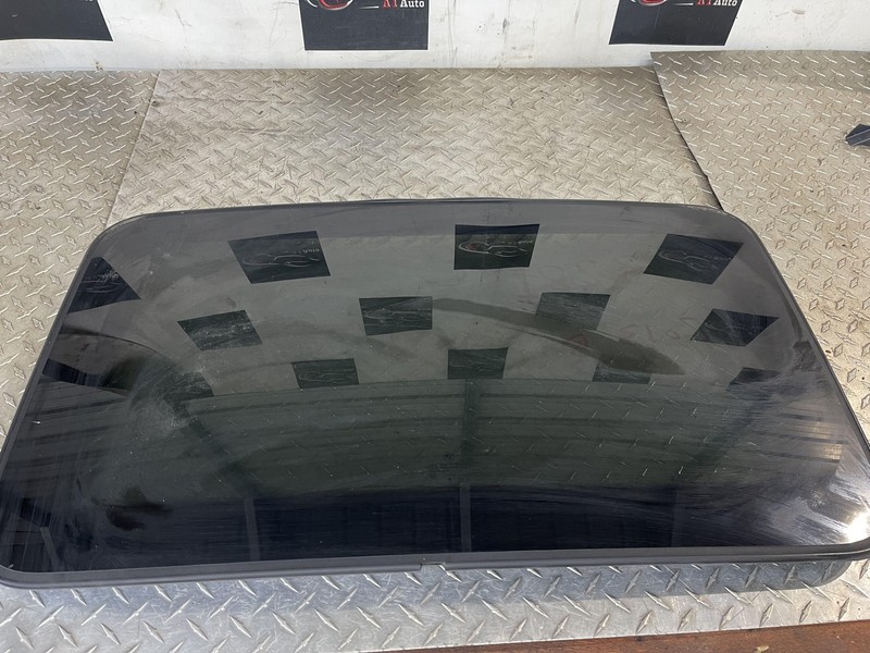 12-18 BMW 328I 320I F30 Sunroof Glass Assembly Tested Oem